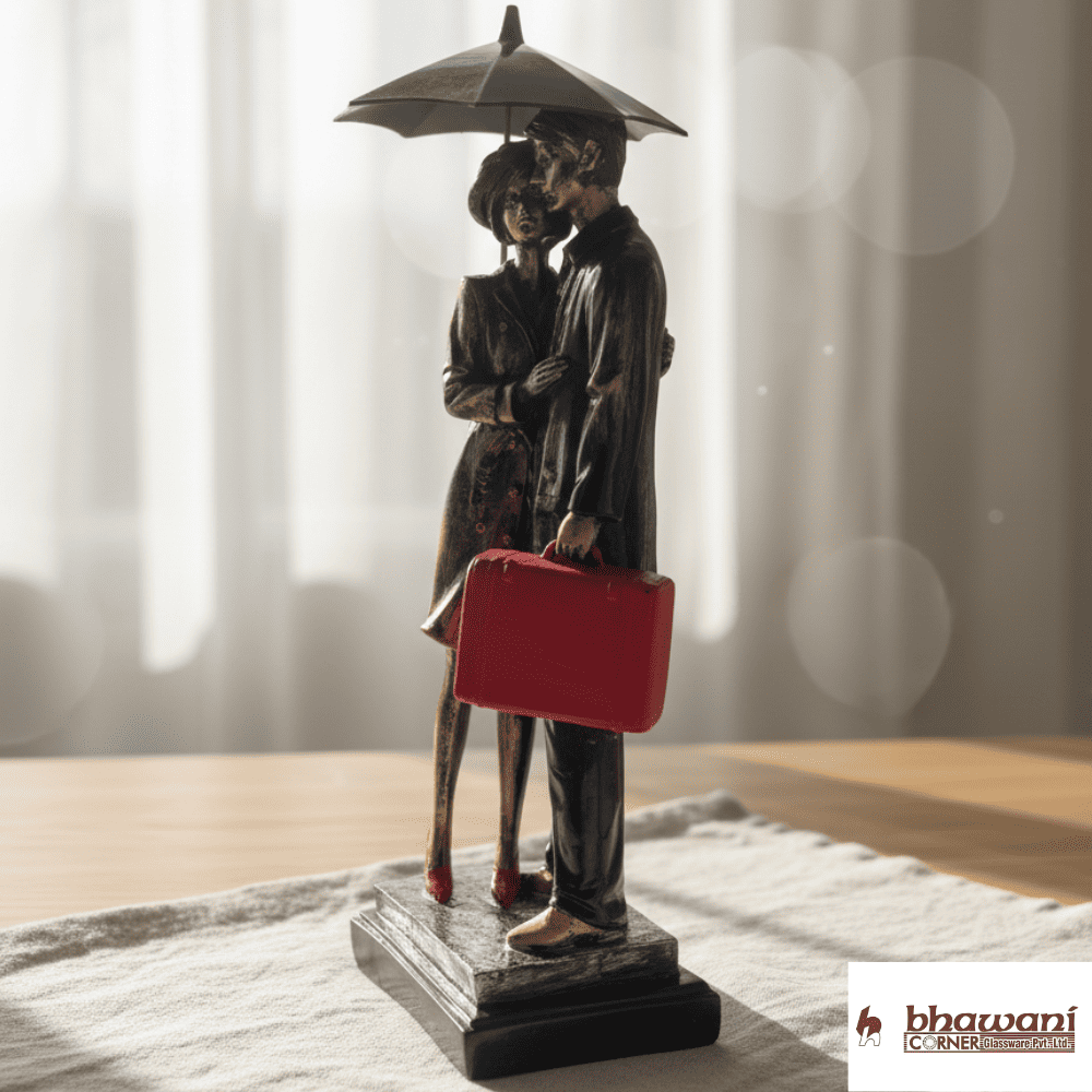 COUPLE UNDER UMBRELLA